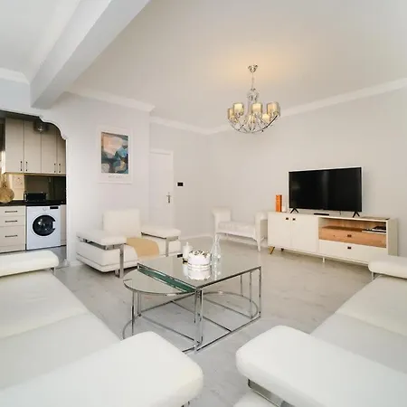 Cleopatra Beach 2 Bed Апартаменты Алания