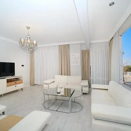 Cleopatra Beach 2 Bed ألانيا